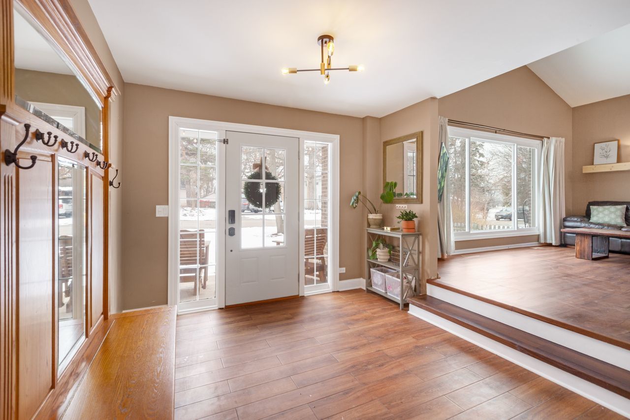 138 Oak Street Lake Zurich, IL 60047 - Photo 2 of 33