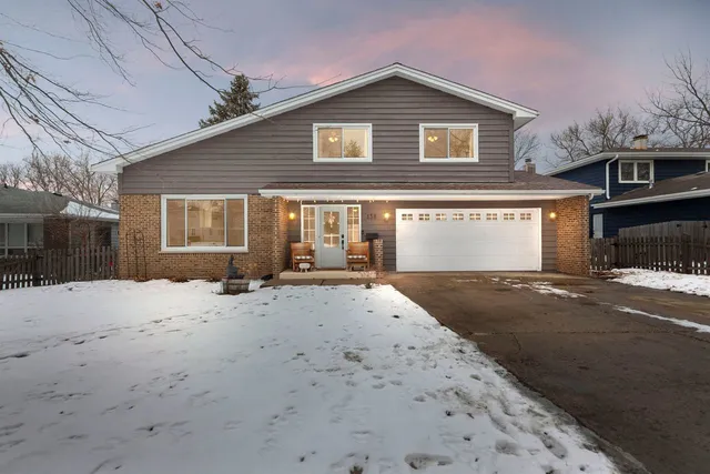 $549,000 | 138 Oak Street, Lake Zurich, IL 60047