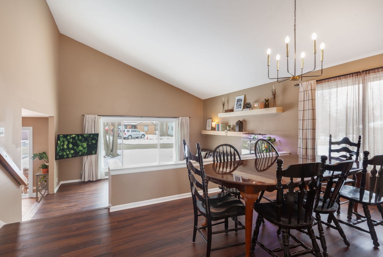 138 Oak Street Lake Zurich, IL 60047 - Photo 5 of 33