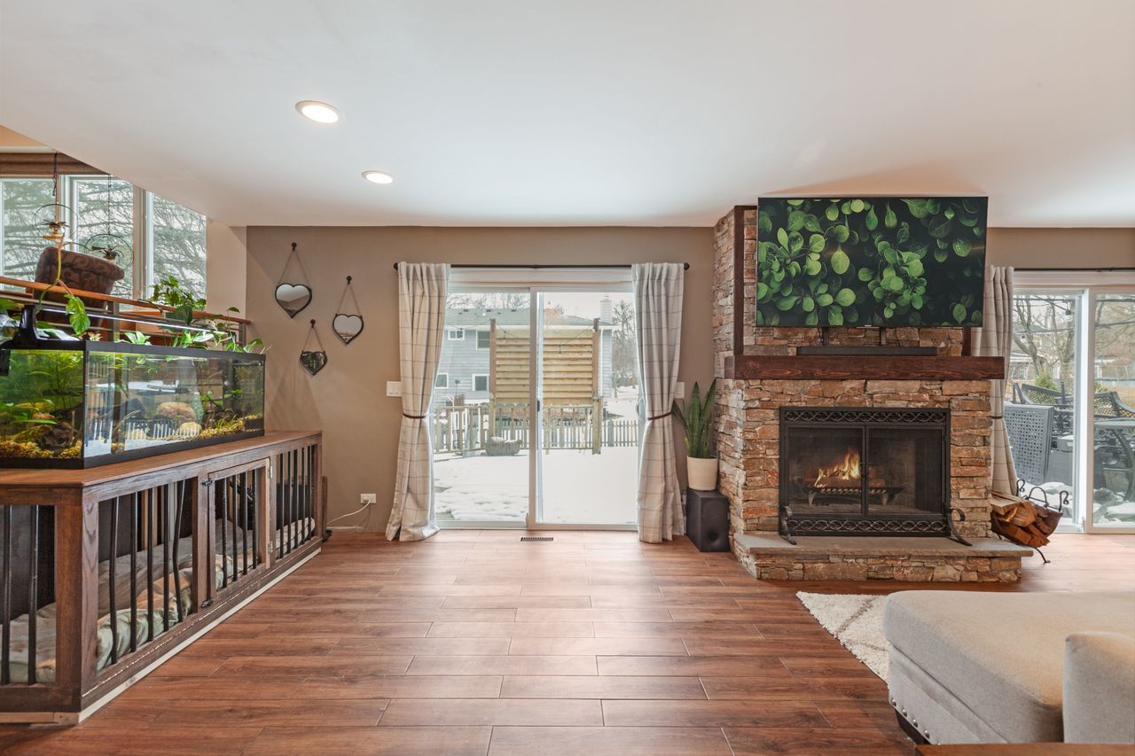 138 Oak Street Lake Zurich, IL 60047 - Photo 10 of 33