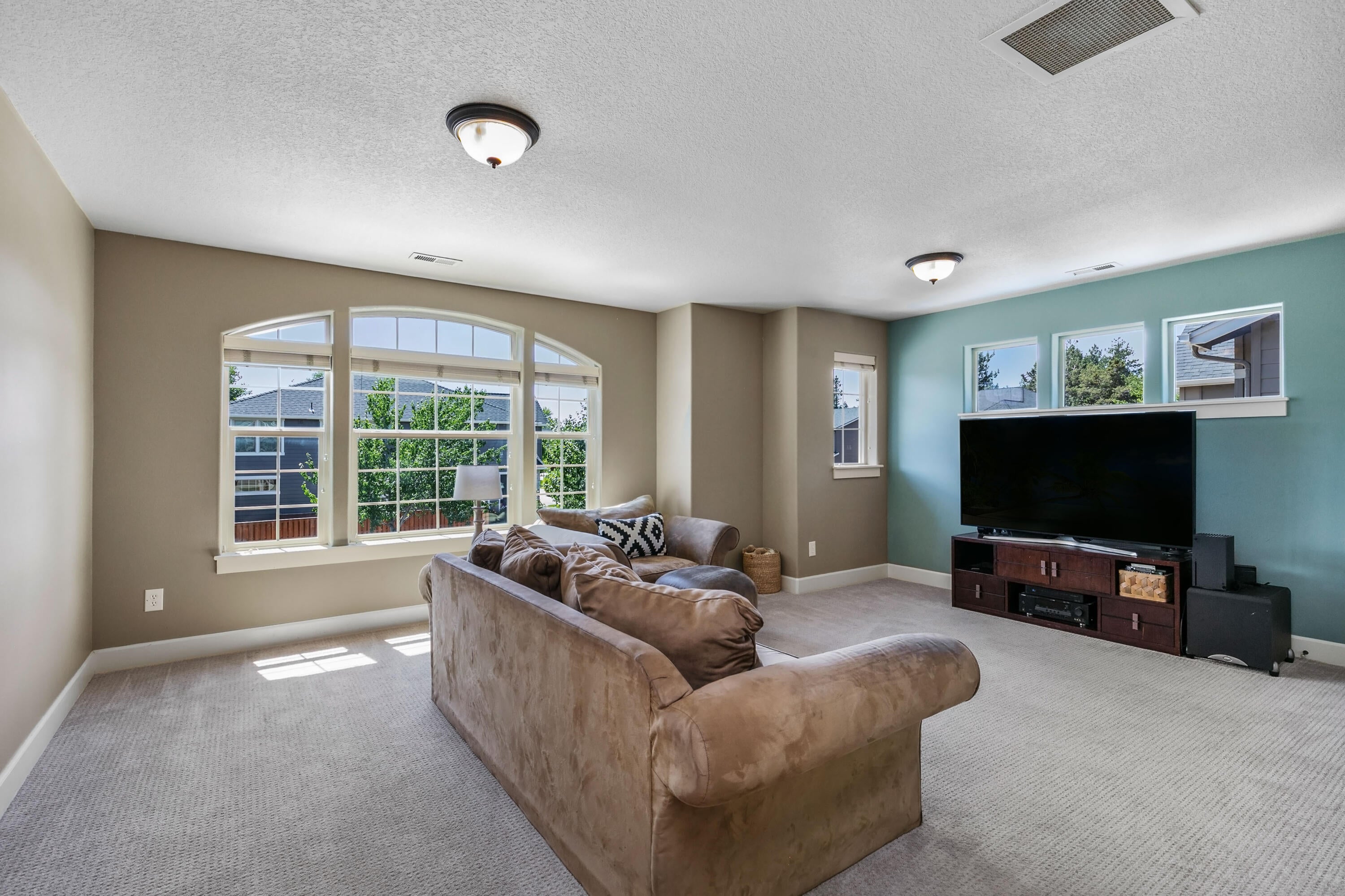 20548 Jacklight Lane Bend, OR 97702 - Photo 21 of 32 21