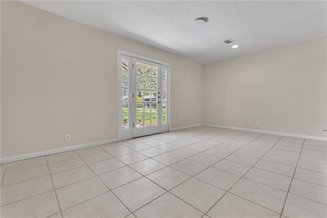 2201 Barak Lane Bryan, TX 77802 - Photo 4 of 19