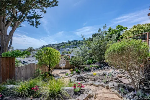 $2,450,000 | 957 Elizabeth Street, San Francisco, CA 94114