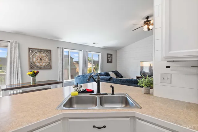 $379,000 | 1509 North Cedar Street, Jerome, ID 83338