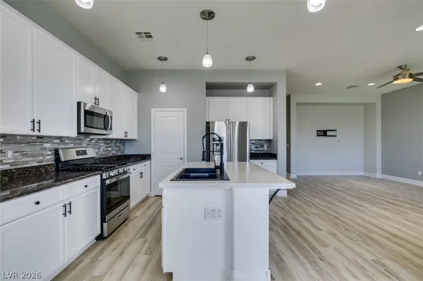 $2,894 | 6538 Grand Concourse Street, Las Vegas, NV 89166