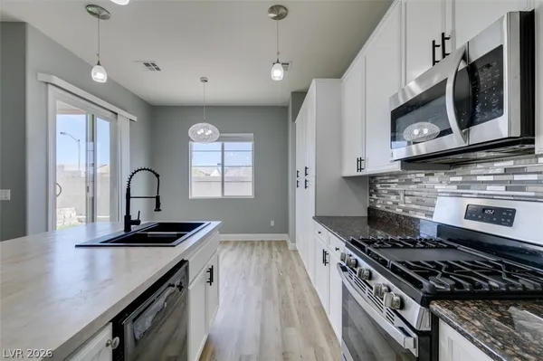 $2,894 | 6538 Grand Concourse Street, Las Vegas, NV 89166