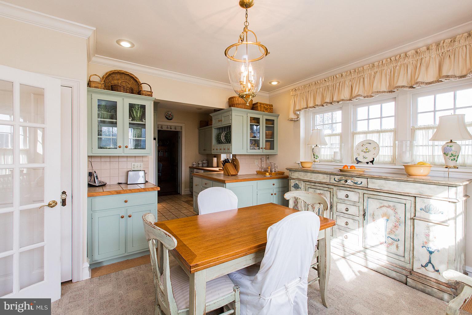 41 Hess Boulevard Lancaster, PA 17601 - Photo 15 of 63 a dining hall with couches a dining table and chairs
