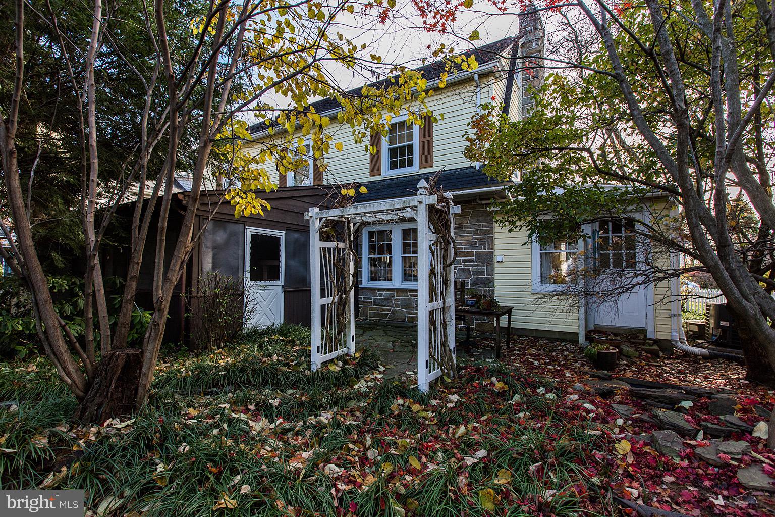 41 Hess Boulevard Lancaster, PA 17601 - Photo 57 of 63 front view of a house with a garden