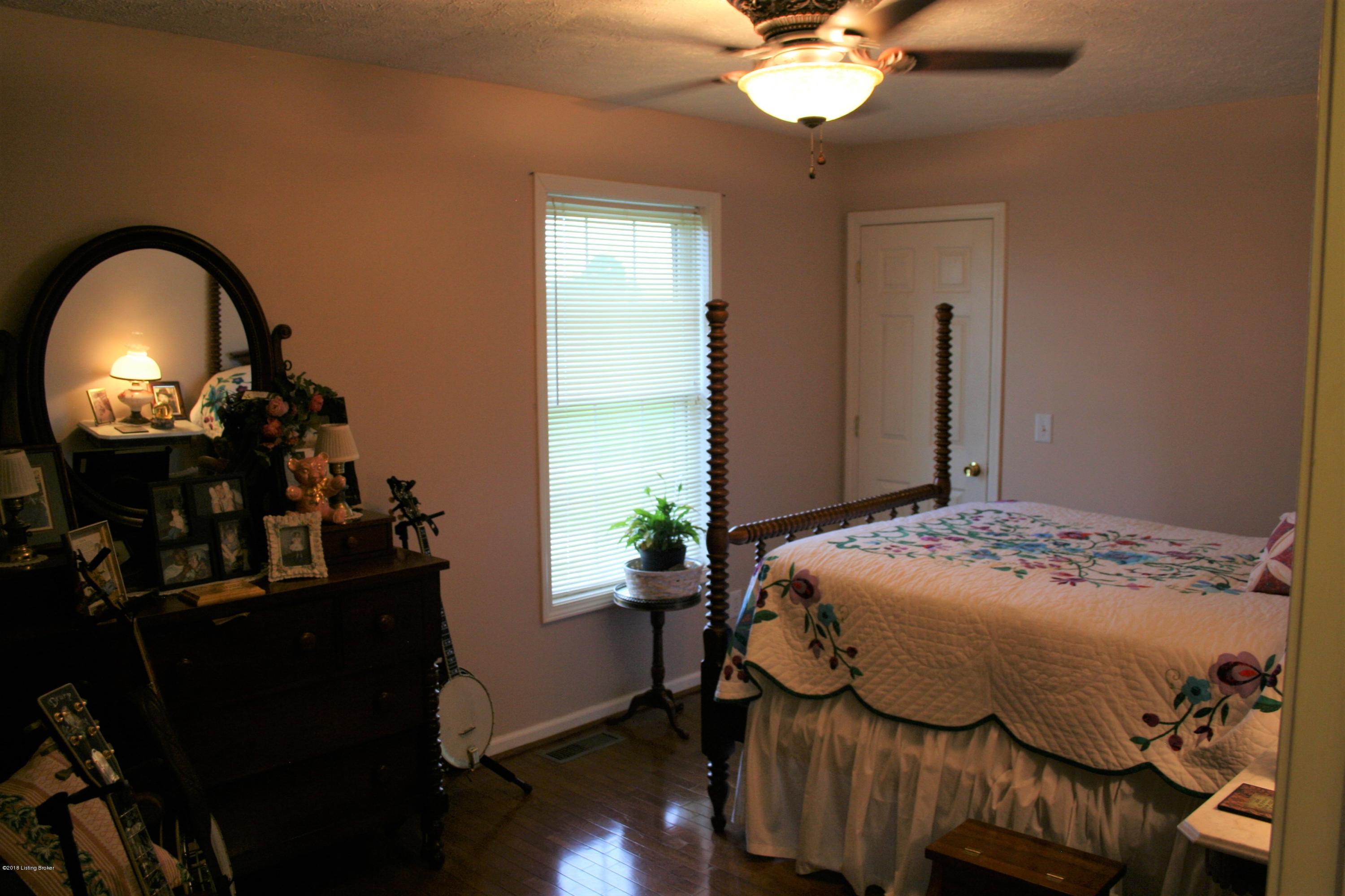 1540 Ashby Road Lawrenceburg, KY 40342 - Photo 15 of 47 14
