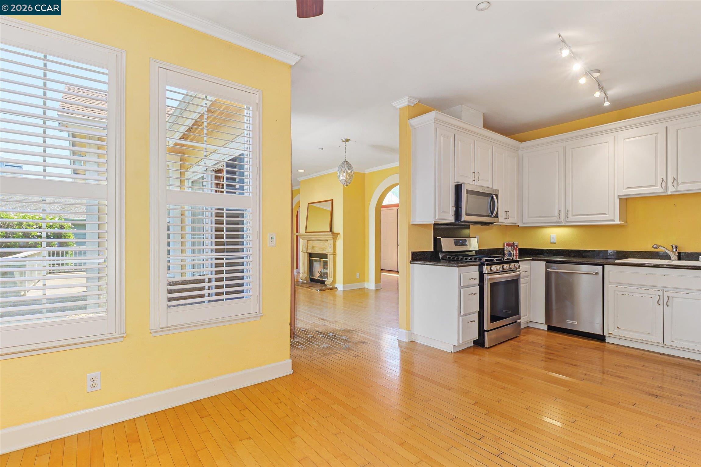 376 Sterling Way San Rafael, CA 94903 - Photo 14 of 39