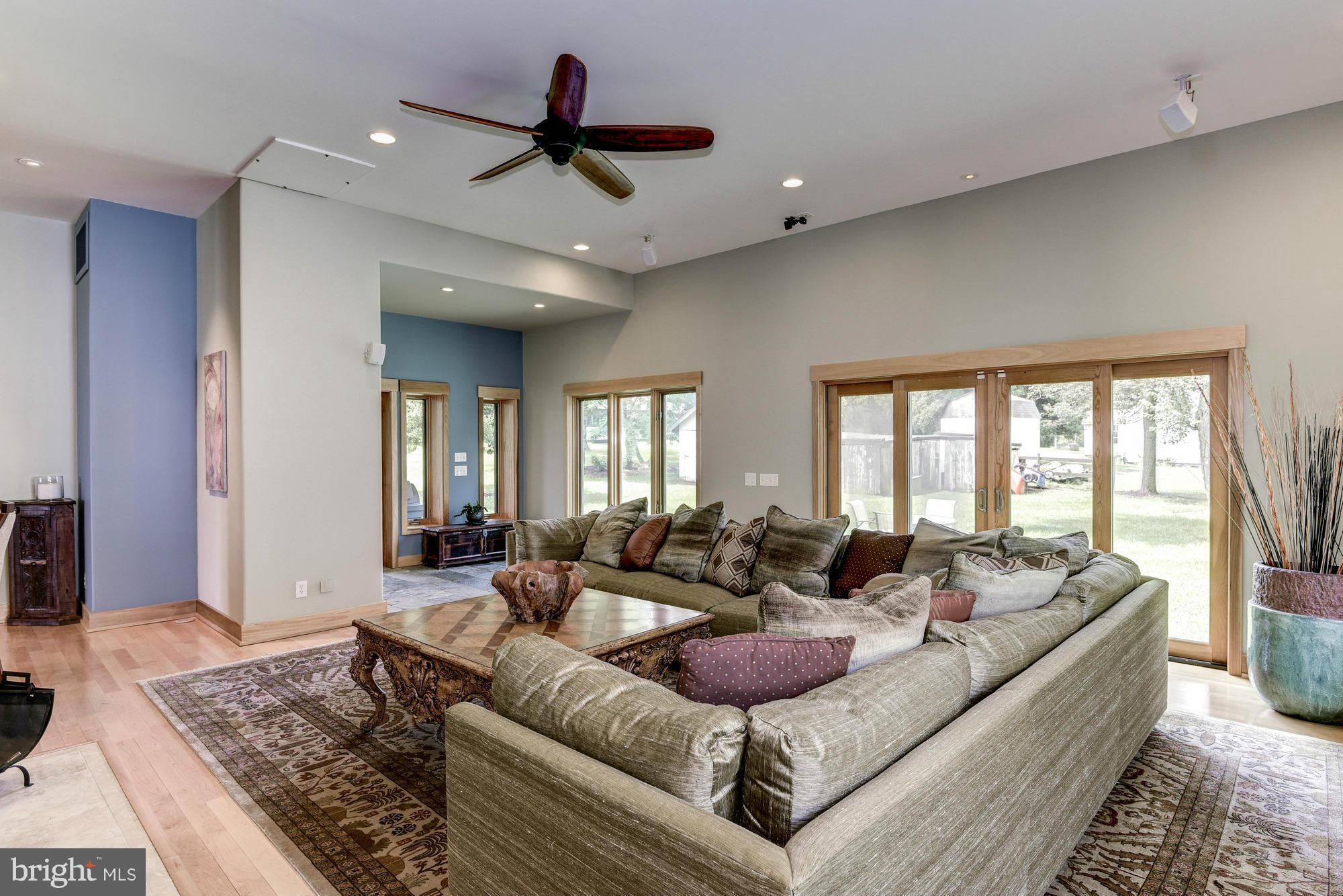 1334 Bay Head Road Annapolis, MD 21409 - Photo 14 of 29 Family Room