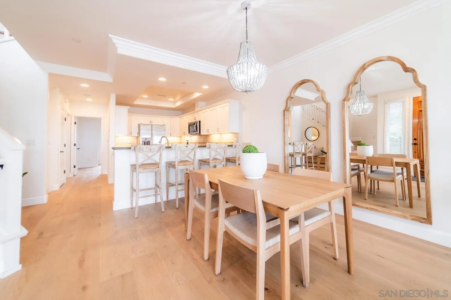 742 Cornish Drive Encinitas, CA 92024 - Photo 8 of 30 a view of a dining room and livingroom view