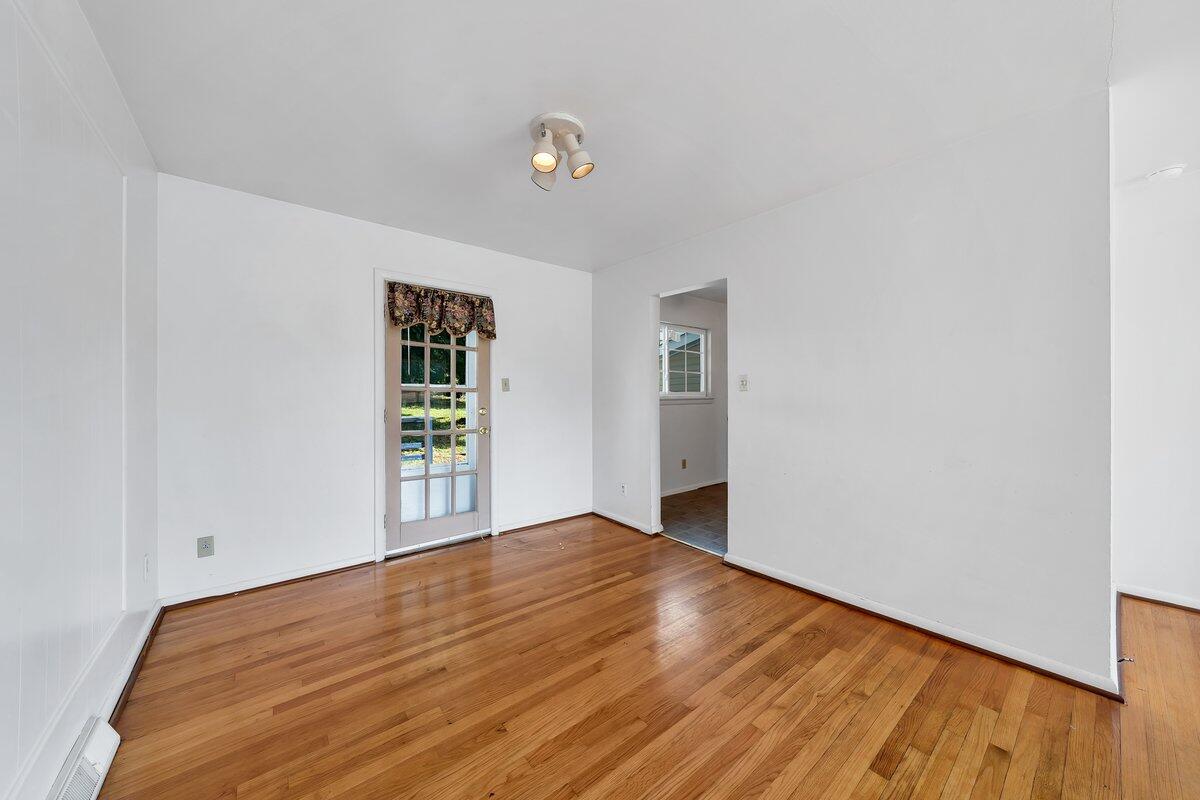 3801 Green Spring Avenue Northwest Roanoke, VA 24017 - Photo 14 of 25 MIB04169