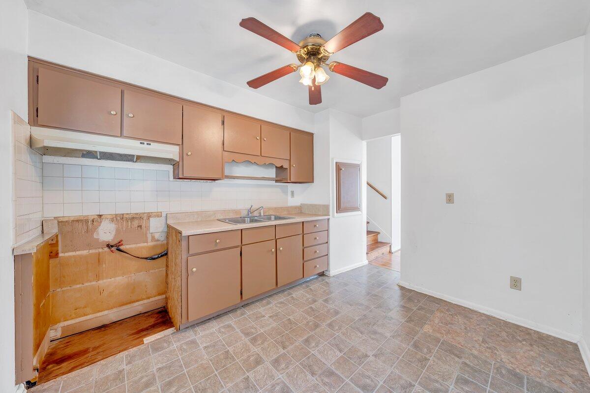 3801 Green Spring Avenue Northwest Roanoke, VA 24017 - Photo 17 of 25 MIB04178