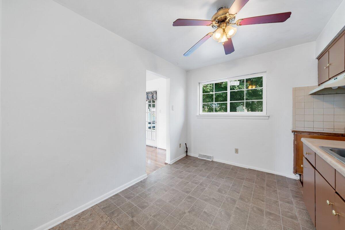 3801 Green Spring Avenue Northwest Roanoke, VA 24017 - Photo 18 of 25 MIB04181