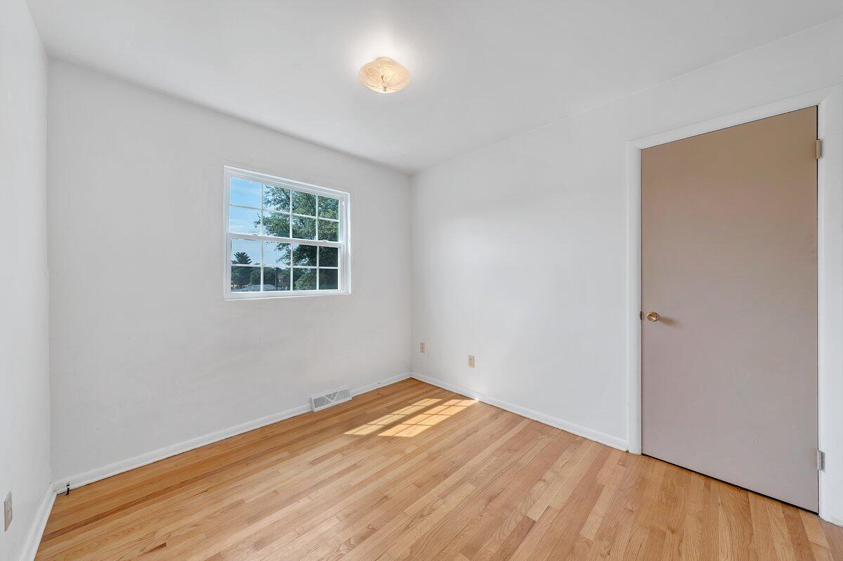 3801 Green Spring Avenue Northwest Roanoke, VA 24017 - Photo 22 of 25 MIB04193