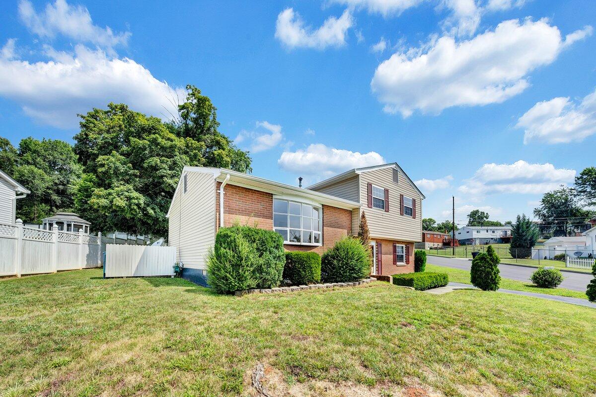3801 Green Spring Avenue Northwest Roanoke, VA 24017 - Photo 6 of 25 MIB04217
