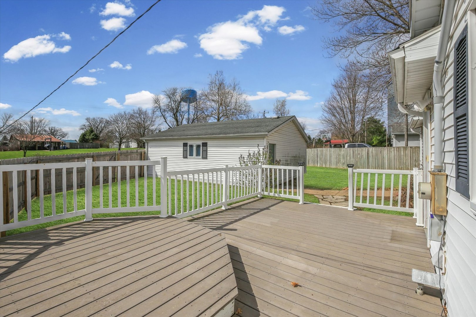 107 Washington Street Congerville, IL 61729 - Photo 31 of 39 a view of a deck with a garden