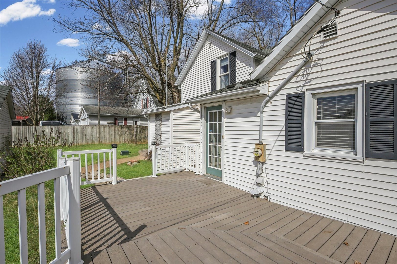 107 Washington Street Congerville, IL 61729 - Photo 32 of 39 a balcony view with a seating space