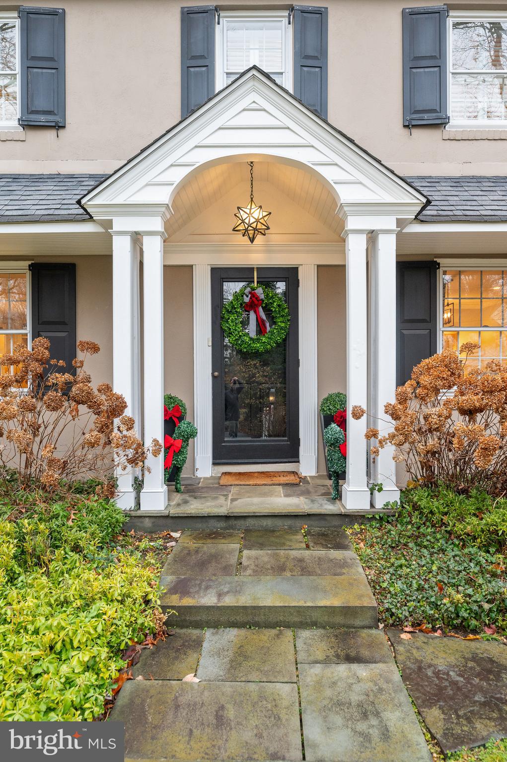 321 Orchard Way Wayne, PA 19087 - Photo 3 of 39