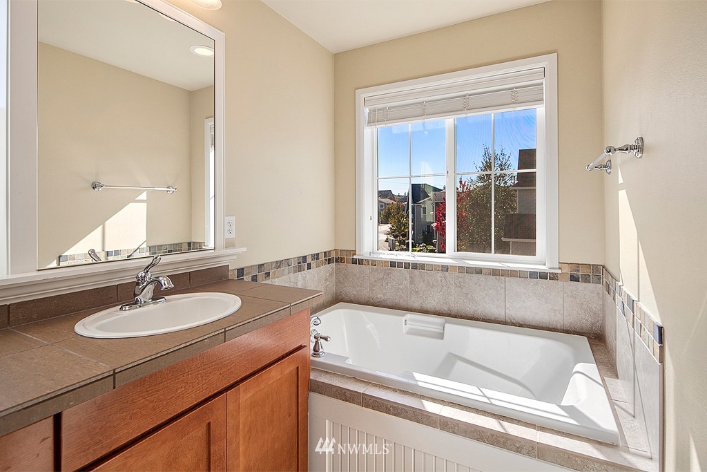 18232 36th Avenue Southeast Bothell, WA 98012 - Photo 9 of 18