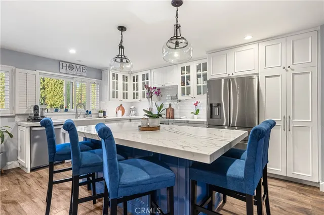 $849,000 | 18146 Oxnard Street, Unit 48, Tarzana, CA 91356