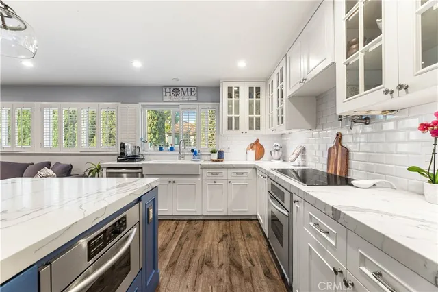 $849,000 | 18146 Oxnard Street, Unit 48, Tarzana, CA 91356