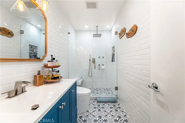 $849,000 | 18146 Oxnard Street, Unit 48, Tarzana, CA 91356