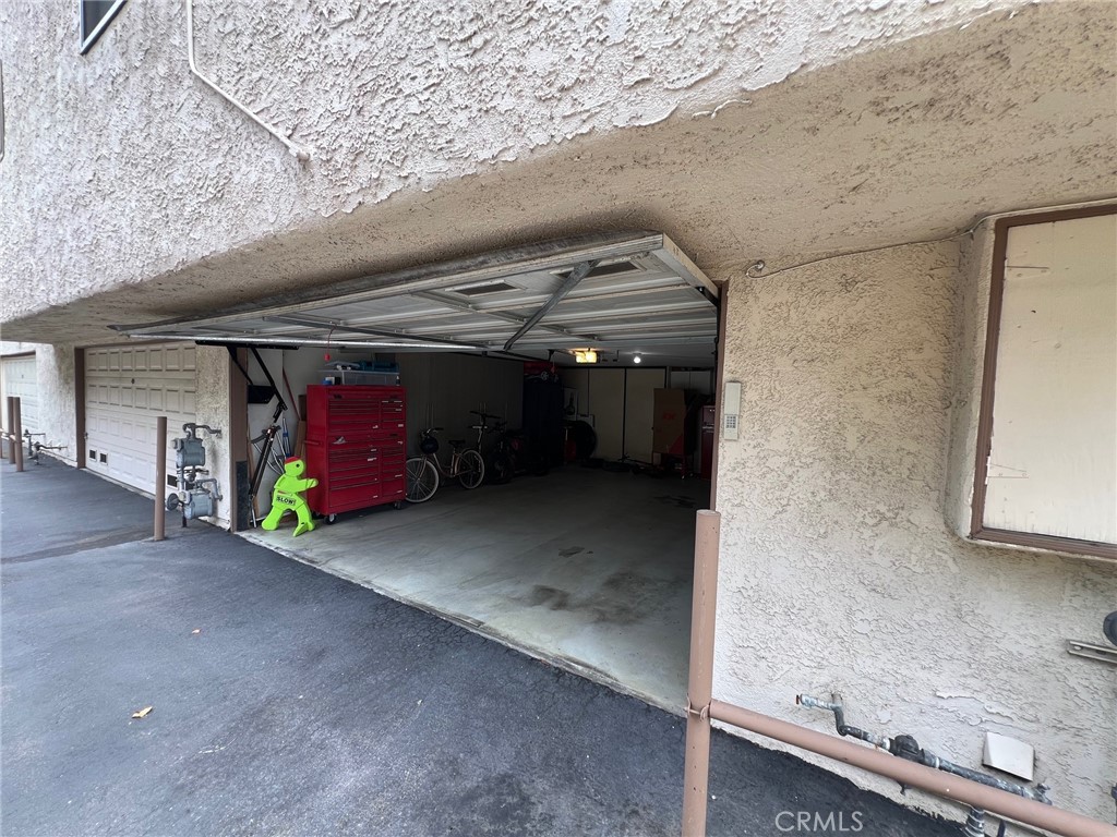 18146 Oxnard Street, Unit 48 Tarzana, CA 91356 - Photo 40 of 52 a view of parking area