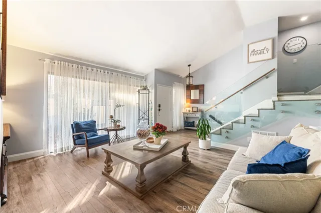 $849,000 | 18146 Oxnard Street, Unit 48, Tarzana, CA 91356