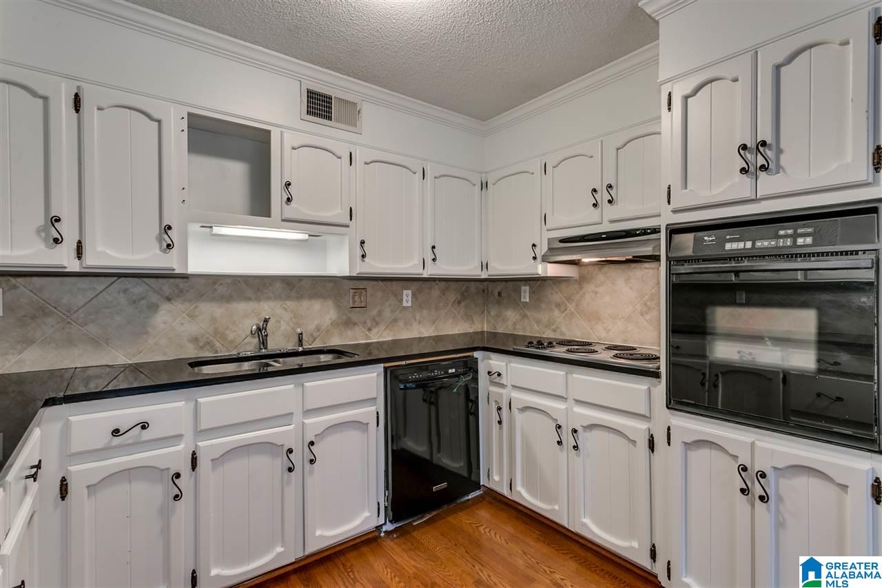 2423 Ridge Crest Lane Birmingham, AL 35243 - Photo 15 of 47