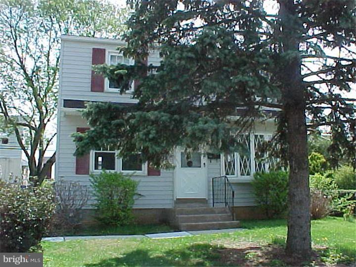 225 West Roland Road Brookhaven, PA 19015 - Photo 1 of 20 Gallery Image 1