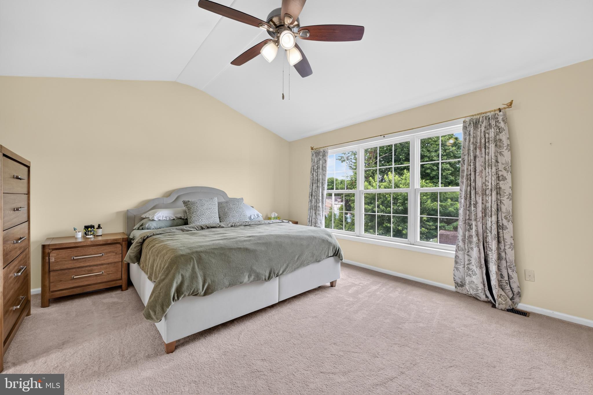 16 Amesbury Road Levittown, PA 19054 - Photo 22 of 57