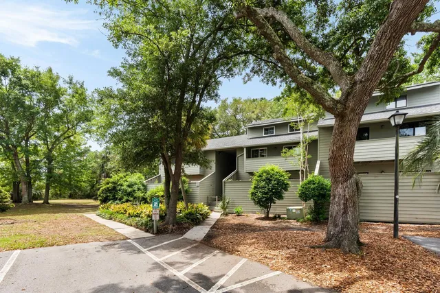 $435,000 | 1142 Village Creek Lane, Unit 4, Mount Pleasant, SC 29464