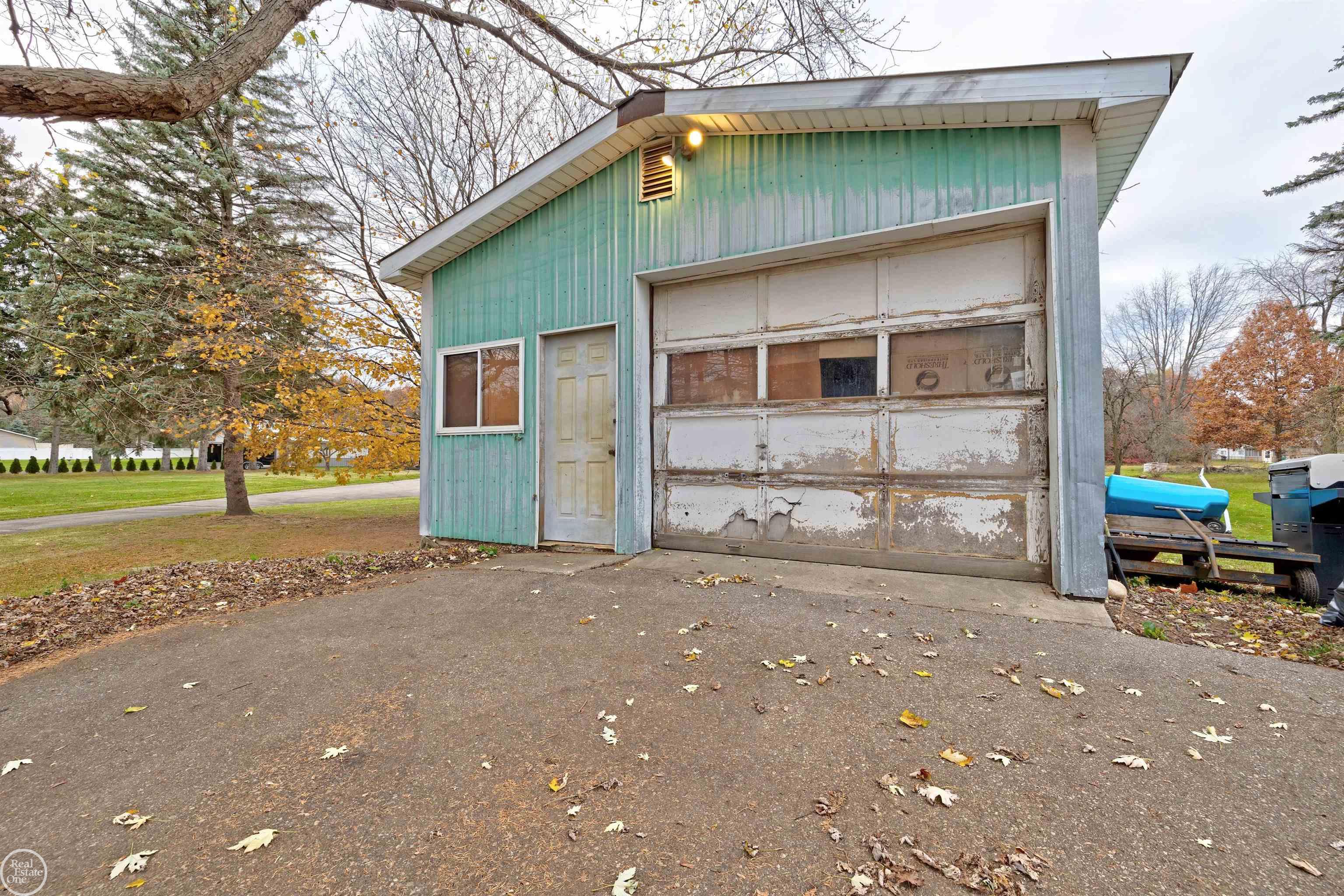 4736 Pelton Road Clarkston, MI 48346 - Photo 55 of 63 50127389-55.JPG