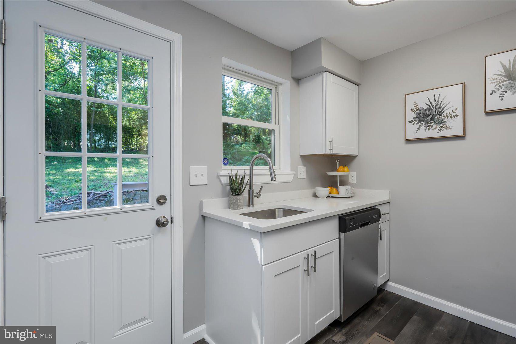935 Olmstead Road Pikesville, MD 21208 - Photo 12 of 53