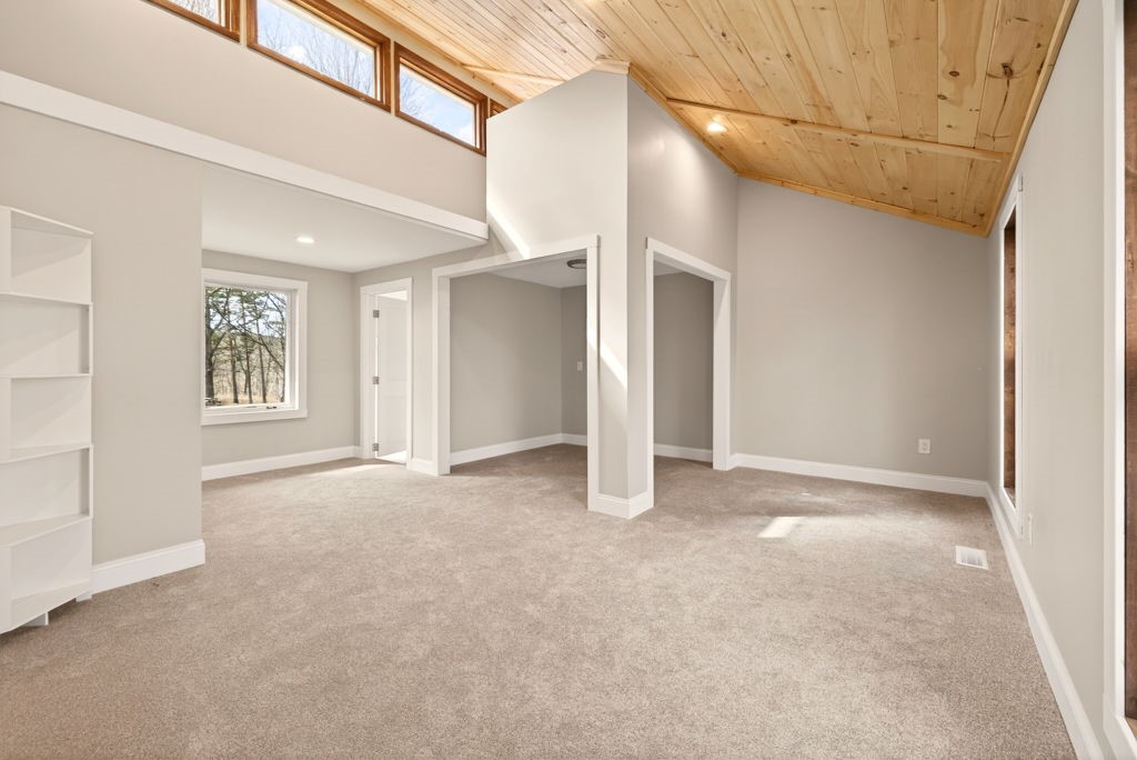4765 Seneca Point Road Canandaigua Town, NY 14424 - Photo 17 of 50 1st floor master suite in the White House. 2 close