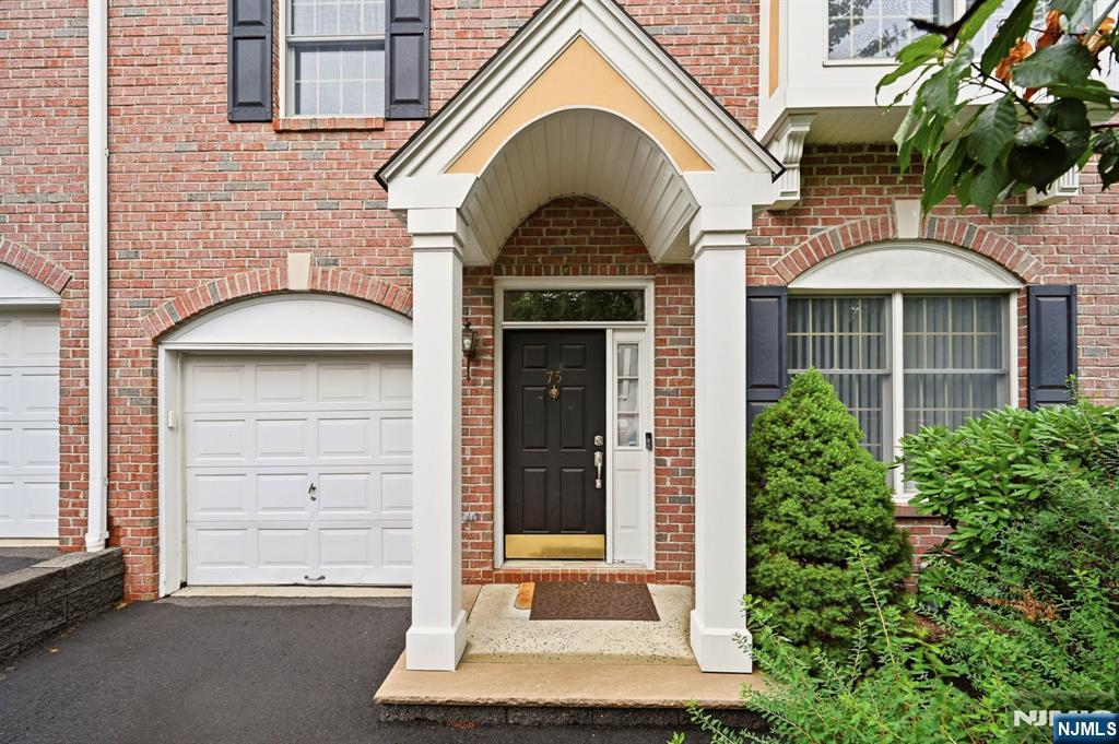 75 Spring Hill Circle Wayne, NJ 07470 - Photo 2 of 25