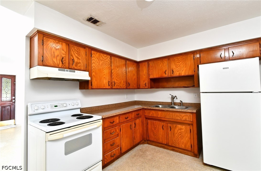 25 Maple Avenue North Lehigh Acres, FL 33936 - Photo 13 of 37