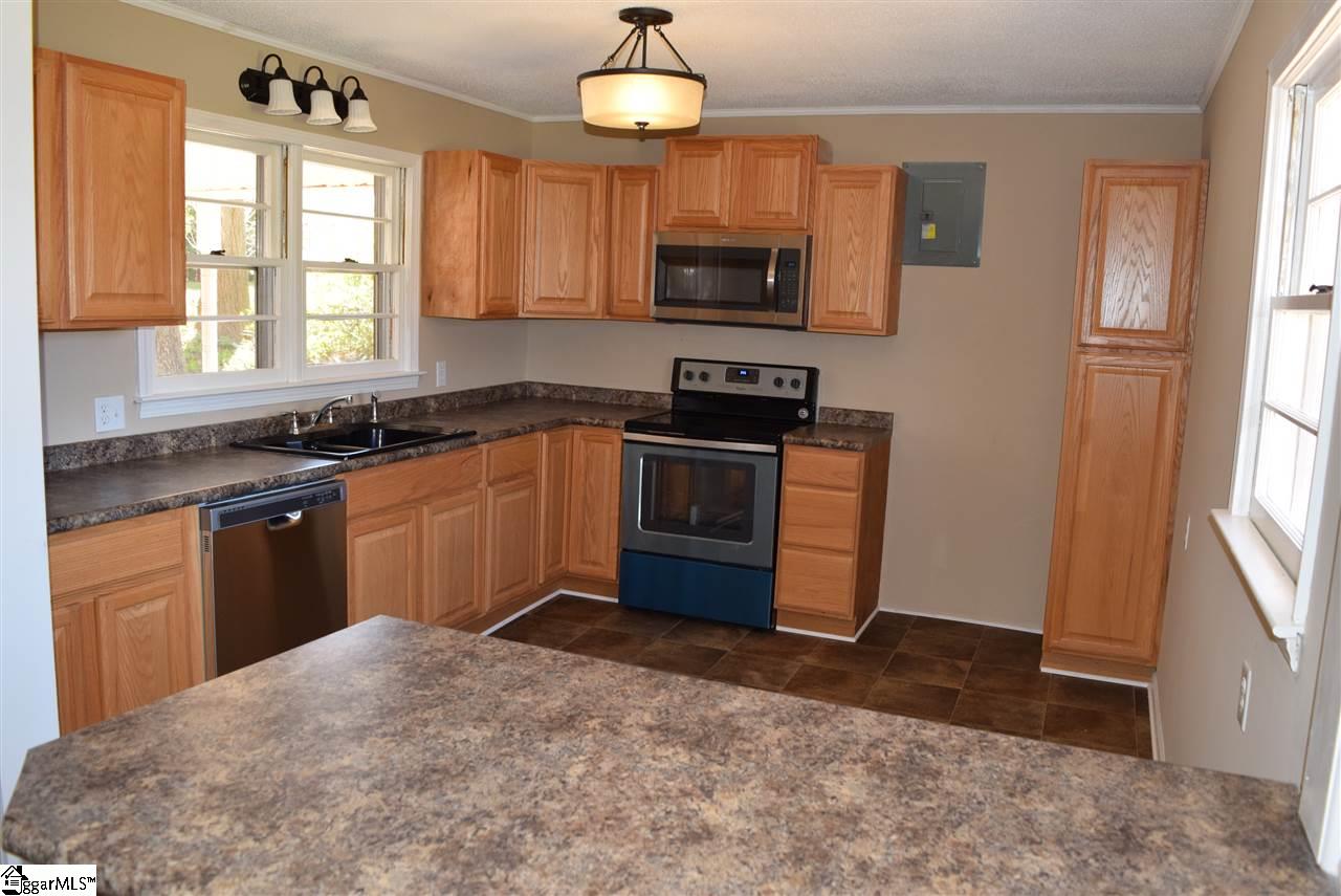 113 State Rd S-42-2288 Spartanburg, SC 29307 - Photo 4 of 15 Gallery Image 4