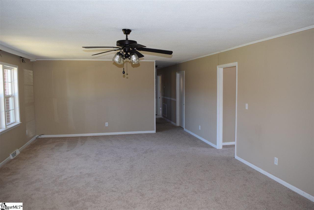 113 State Rd S-42-2288 Spartanburg, SC 29307 - Photo 5 of 15 Gallery Image 5