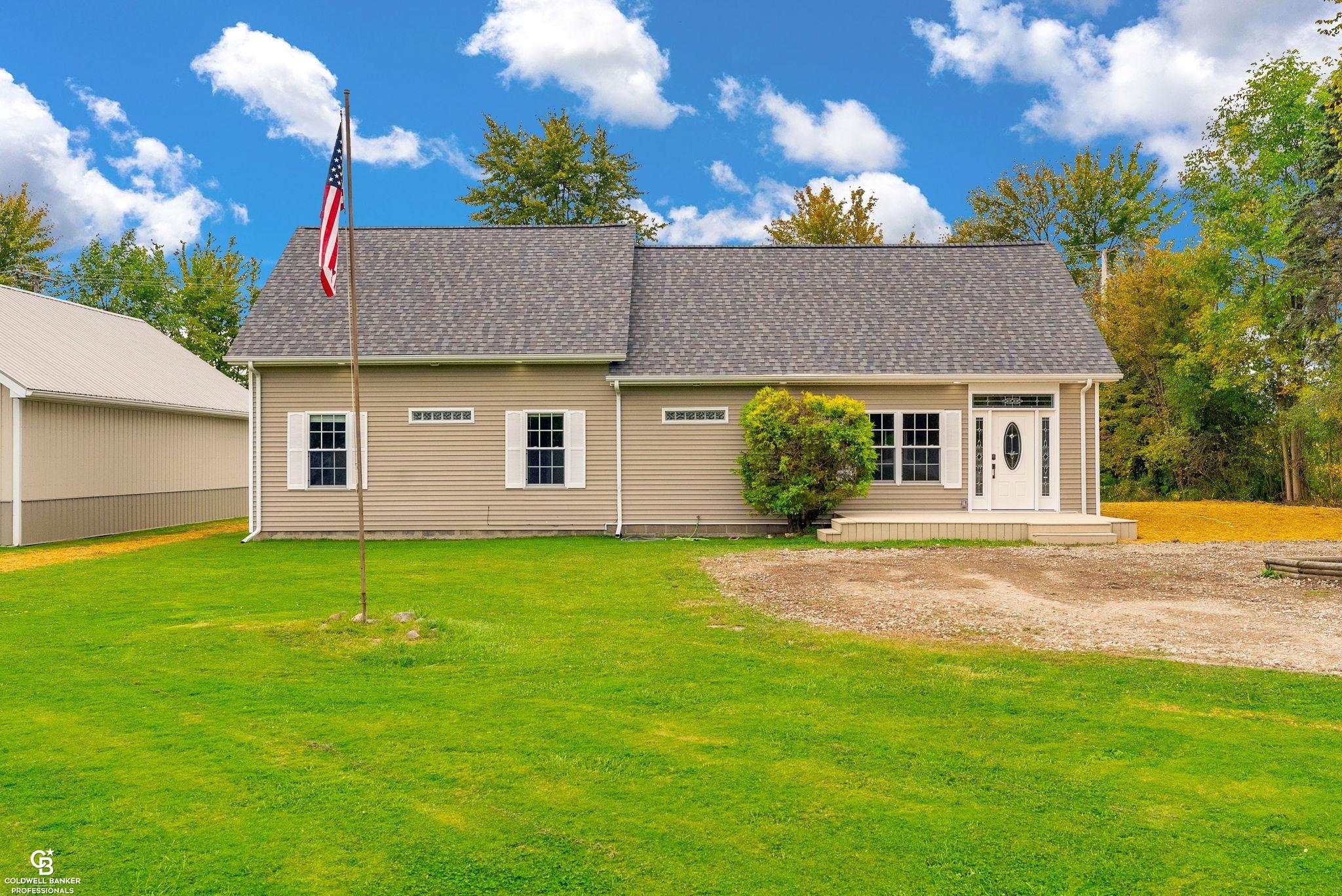 10643 Brandon Road Emmett, MI 48022 - Photo 1 of 46
