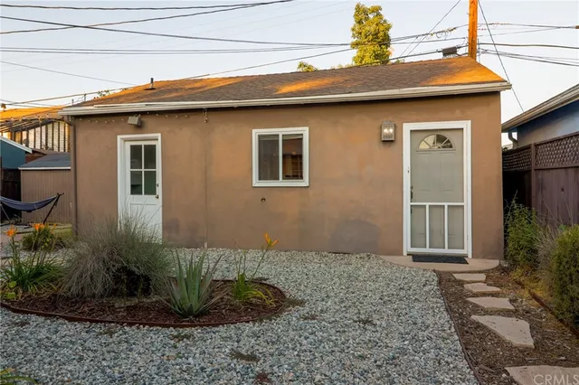 $1,995 | 5440 Denny Avenue, North Hollywood, CA 91601
