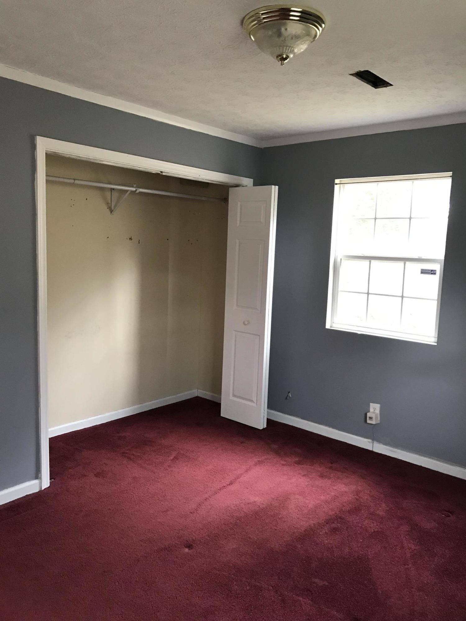 8215 Tamarack Road Knoxville, TN 37919 - Photo 4 of 29 AJQCxaRdRwy28PmJlJjxtA