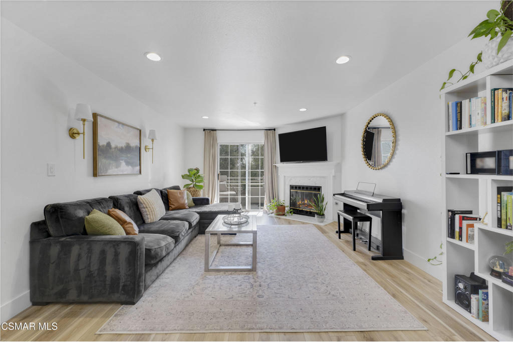 2713 Antonio Drive, Unit 210 Camarillo, CA 93010 - Photo 9 of 26