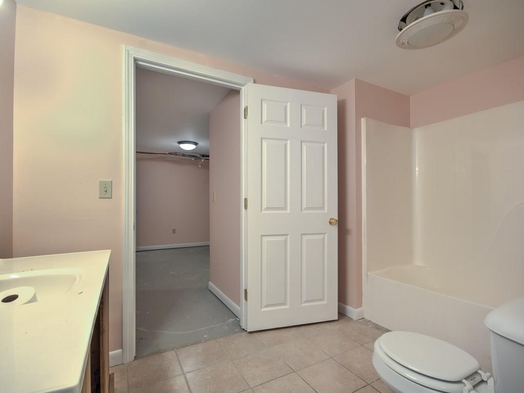 16 Oak Ledge Road Pittston, ME 04345 - Photo 22 of 29 This is the full bath down in the...