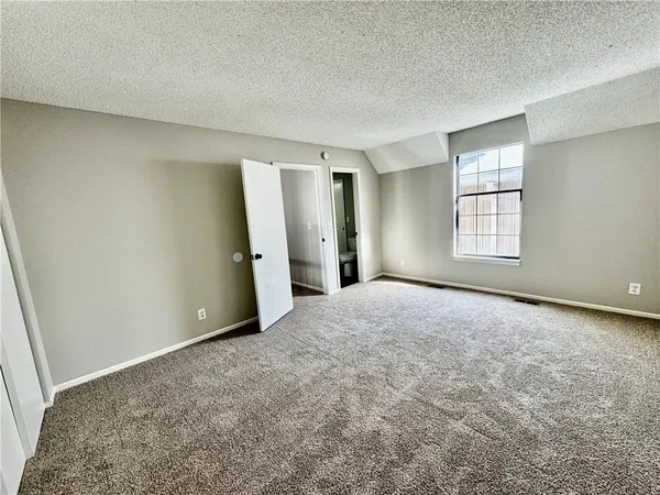 $220,000 | 8240 Northwest Birch Lane, Kansas City, MO 64151