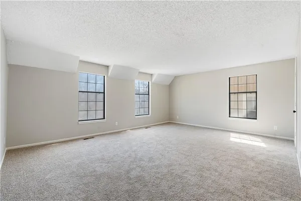 $220,000 | 8240 Northwest Birch Lane, Kansas City, MO 64151