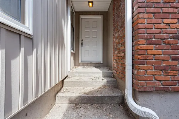 $220,000 | 8240 Northwest Birch Lane, Kansas City, MO 64151