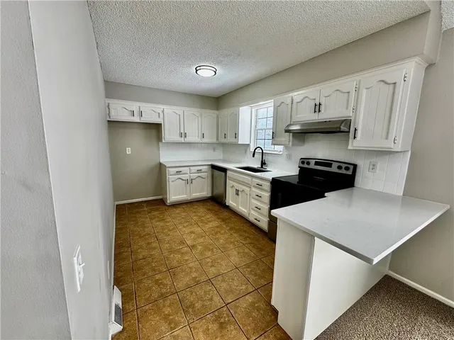 $225,000 | 8240 Northwest Birch Lane, Kansas City, MO 64151